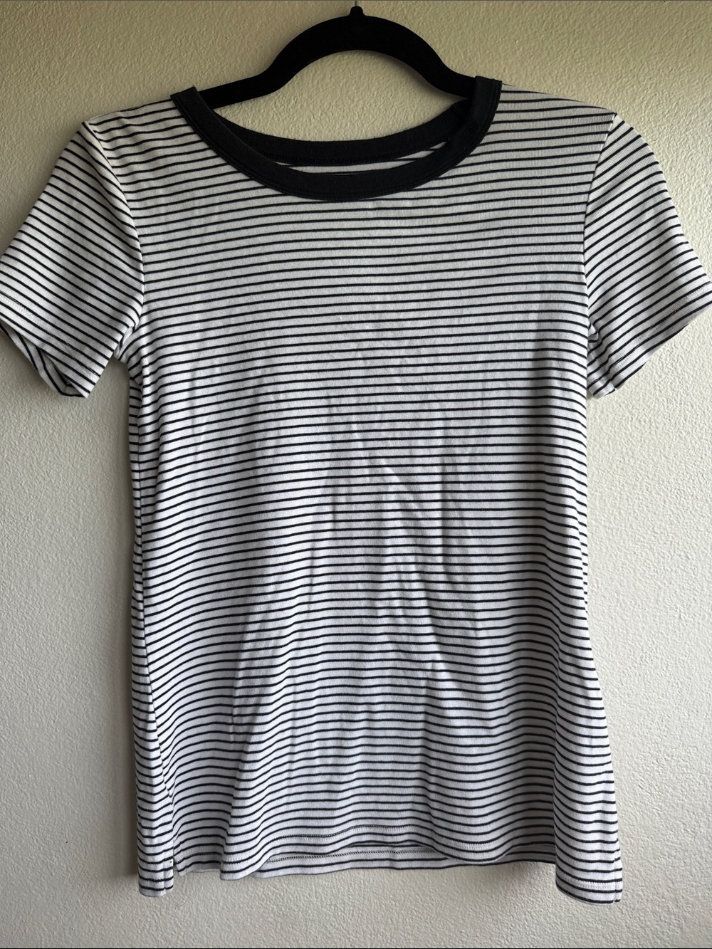Old Navy Black & White Striped Short Sleeve Tee